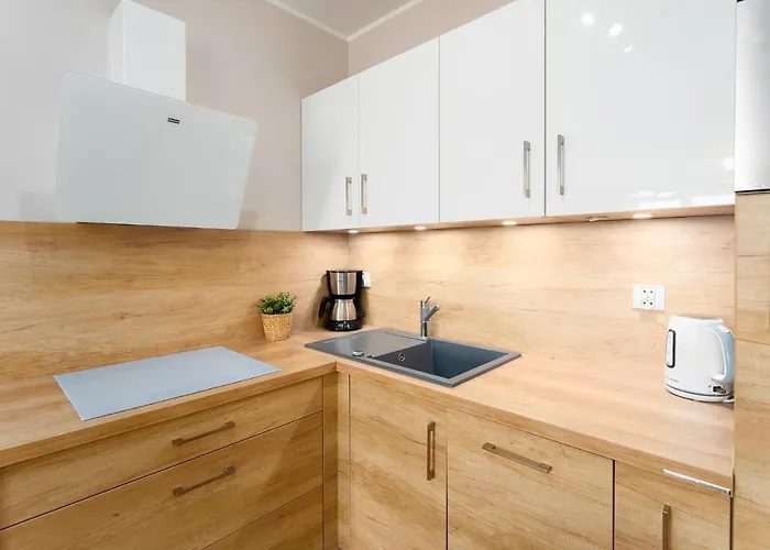 Przystan Kolo Brzegu * קולובז'ג